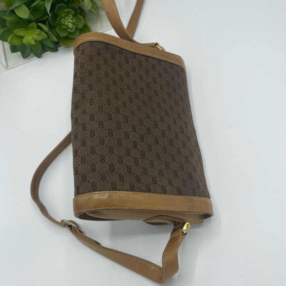 AUTHENTIC VINTAGE AUTHENTIC Gucci crossbody - Picture 6 of 8
